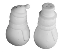 Load image into Gallery viewer, Snowmen Salt &amp; Pepper Shakers
